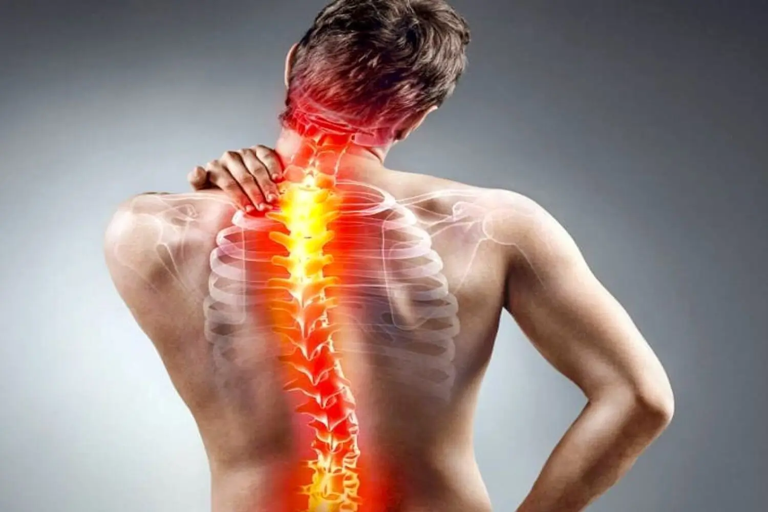 síntomas de escoliosis lumbar en la región baja de la espalda - Clinica traumatologica quirurjica