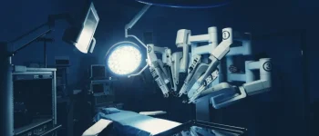 hospital del holding robot davinci 3